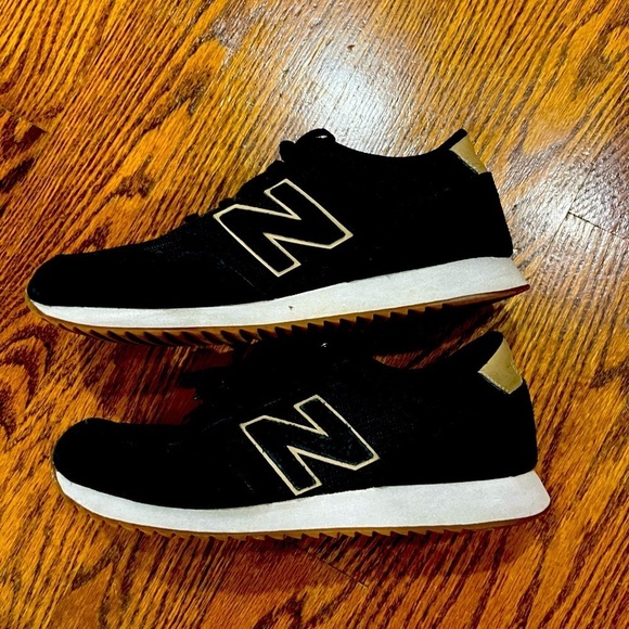 New balance sneakers - Picture 1 of 3